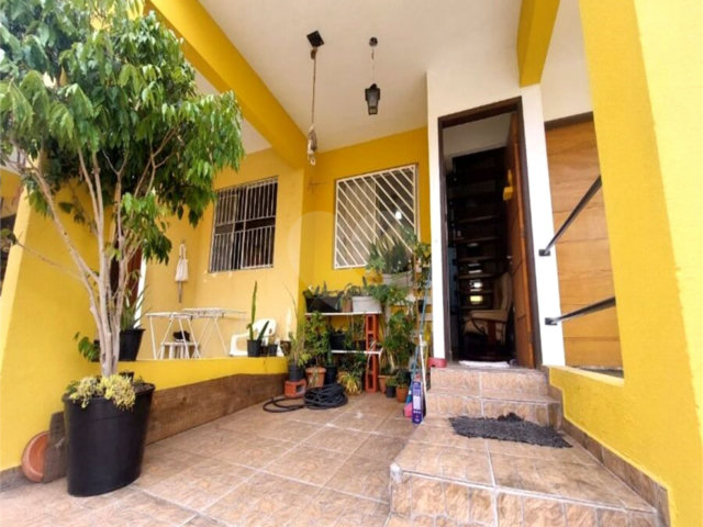 Casa à venda com 2 quartos no condomínio Jardim Vivian, São Paulo - SP