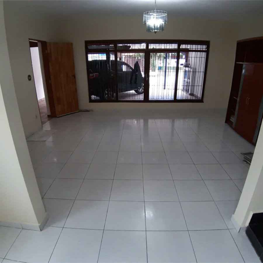 Sobrado à venda com 4 quartos, sendo 1 suíte, em Vila Gomes, São Paulo, SP
