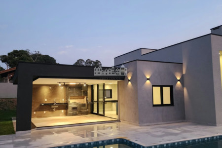 Casa à venda com 3 suítes em Vila Dom Pedro, Atibaia, SP