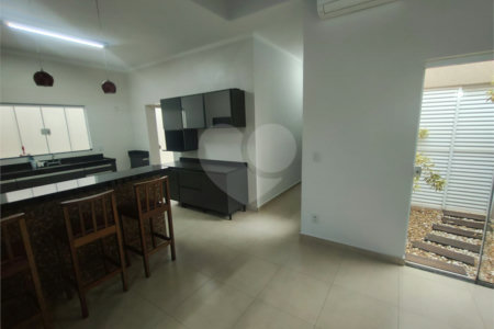Casa à venda com 3 quartos, sendo 1 suíte,  no condomínio Bosque São Carlos, São Carlos - SP