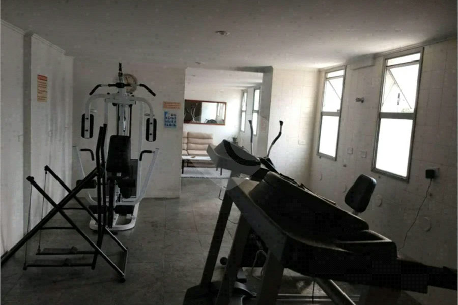Apartamento em Santana com Sacada e Vaga de Garagem, a 650 m do Metrô