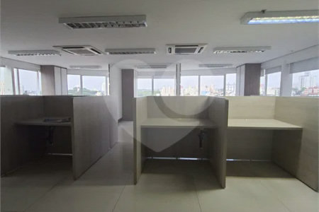 SALA COMERCIAL DE 90 M² COM 12 BAIAS, SALA DE REUNIÃO, AR-CONDICIONADO CENTRAL E 2 VAGAS!