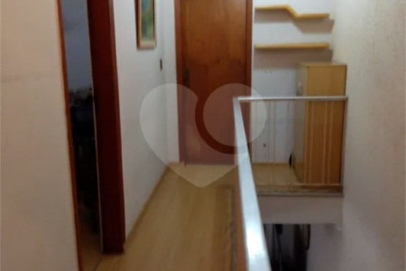Sobrado à venda no Planalto Paulista de 232 metros quadrado com 3 suítes e 3 vagas.