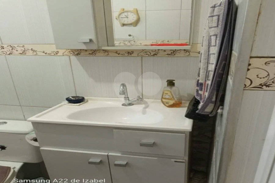Terreno grande com 2 casas em São Paulo! Casas bem arejadas.