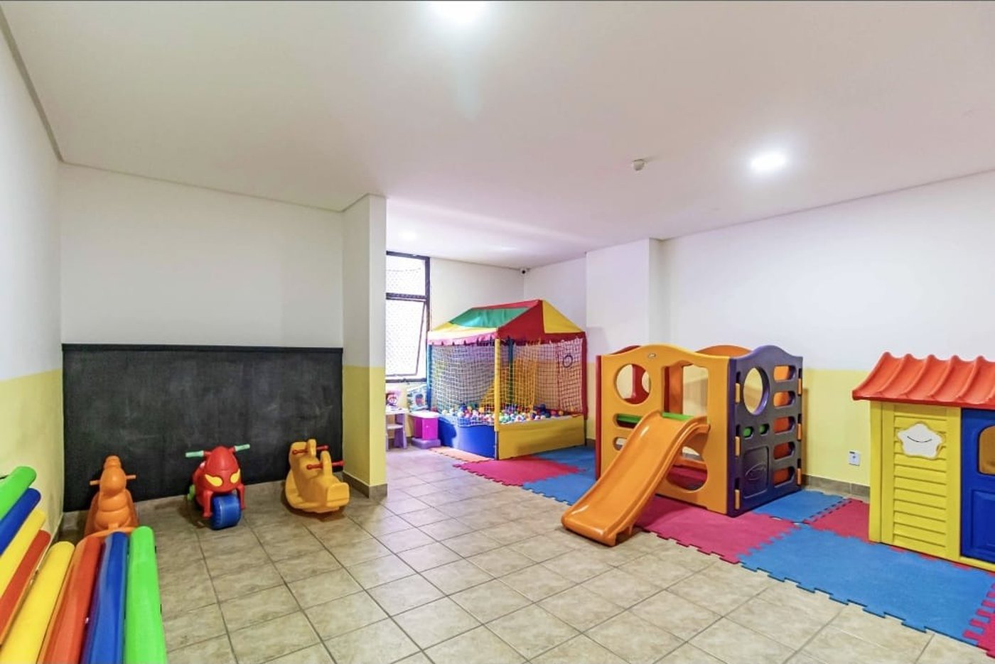 Apartamento de 3 dormitórios com suíte e 2 vagas na Vila São Francisco