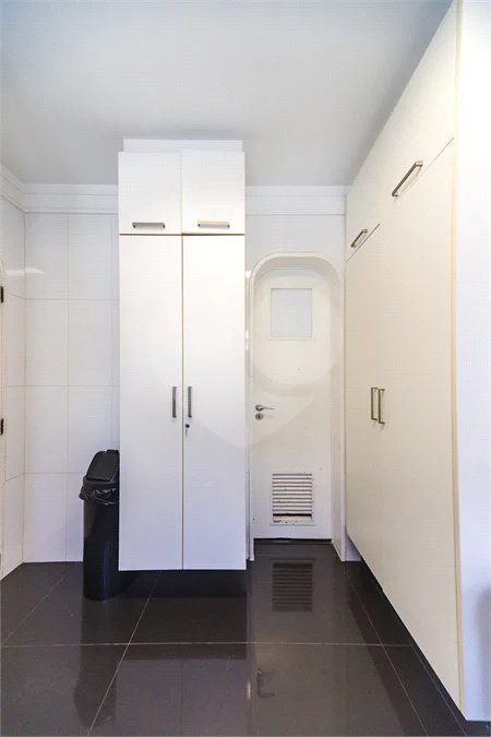 Apartamento de 149,51m2, 3 dormitórios, 1 suíte, toalete social, living 2 ambientes, 2 vagas fixas e lazer completo em Higienópolis.