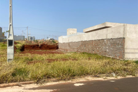 Terreno à Venda no Bairro Salto do Monjolinho