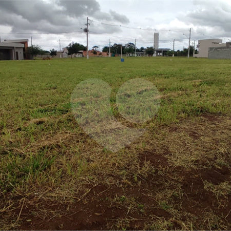 Terreno à Venda em São Carlos, no bairro Residencial Samambaia