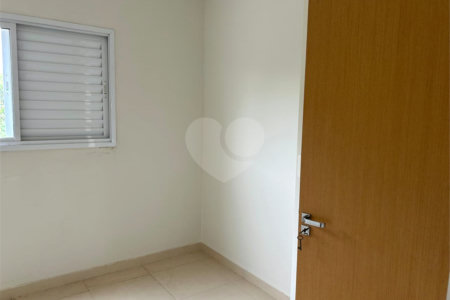 Apartamento a venda de 02 dormitórios