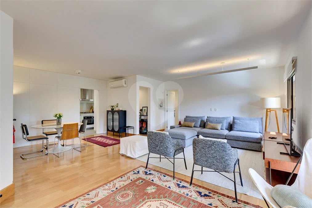 Apartamento à venda com 2 quartos, sendo 1 suíte,  em Campo Belo, São Paulo, SP