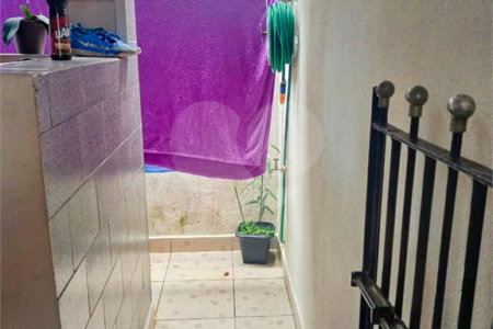 Casa terrea com 6 quartos, 2 vagas na Vila Brasilina