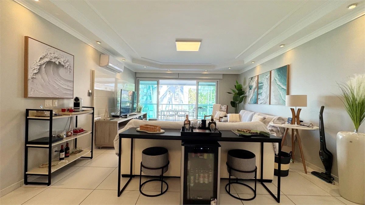 Apartamento à venda com 4 quartos, sendo 2 suítes, em Riviera de São Lourenço, Bertioga, SP