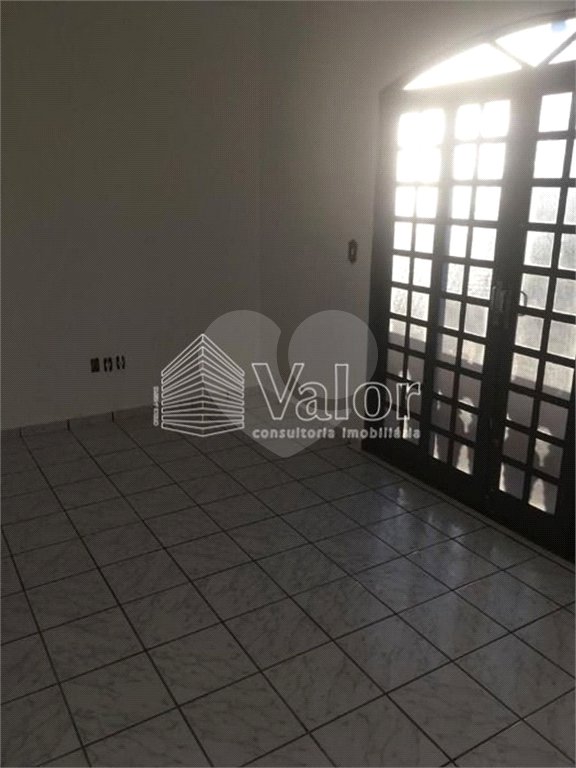 Casa Sobrado com piso cerâmico, com 3 dormitórios no Jardim Ricetti
