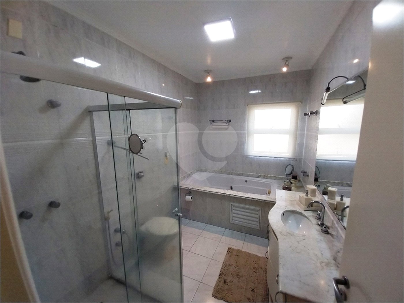 Residência de Luxo a venda no Condomínio Villaggio Capriccio -Louveira
