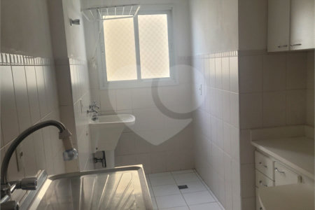 Indaiatuba - Venda - Apartamento no Condomínio Portal das Flores com 64 m², 3 dorms, sendo 2 com armários planejados, , WC social, cozinha planejada e totalmente integrada com a lavanderia, varanda, , 02 vagas de garagem. Excelente localização, a poucos metros do Shopping Polo, mercados, padaria,