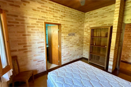 Casa para venda no Condomínio Vivenda do Broa.