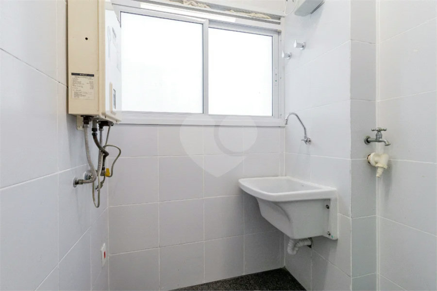 **Apartamento reformado em Higienópolis | 75 m² | 2 dormitórios | 2 banheiros | 1 vaga**