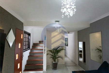 Casa à venda com 3 quartos, sendo 1 suíte, em Butantã, São Paulo - SP