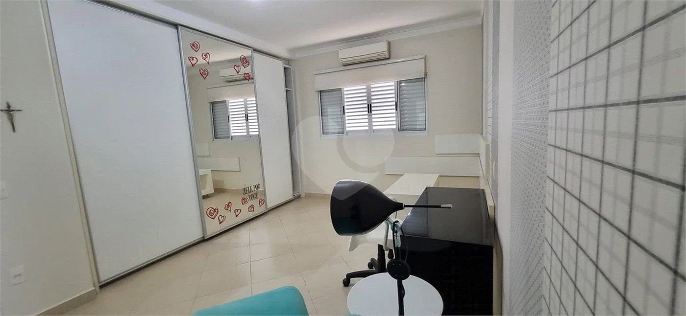 Lindo sobrado com 4 suites e piscina à venda, 365m², por R$ 2.450.000,00 no condomínio Villa Suiça, em Indaiatuba/SP.