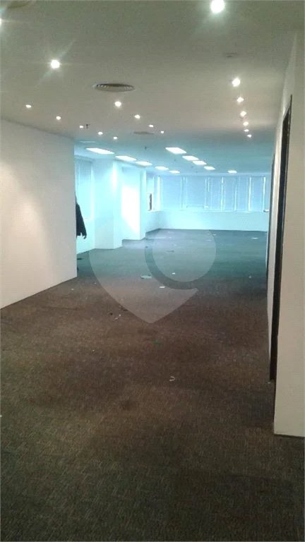 Conjunto comercial na Vila Olimpia