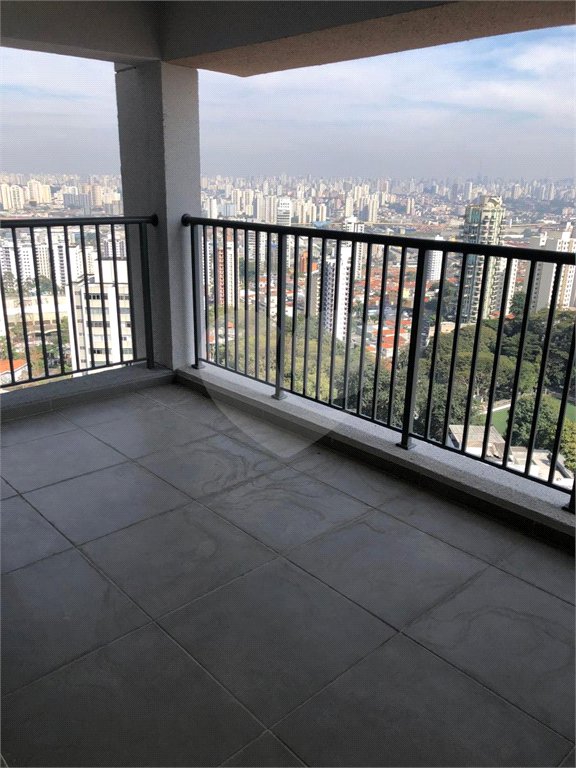 Lindo apartamento em excelente localização no Alto da Mooca, com 83m² com 3 dorms, sendo 1 suite, banheiro,lavabo,varanda gourmet, Aceita e estuda Permuta.