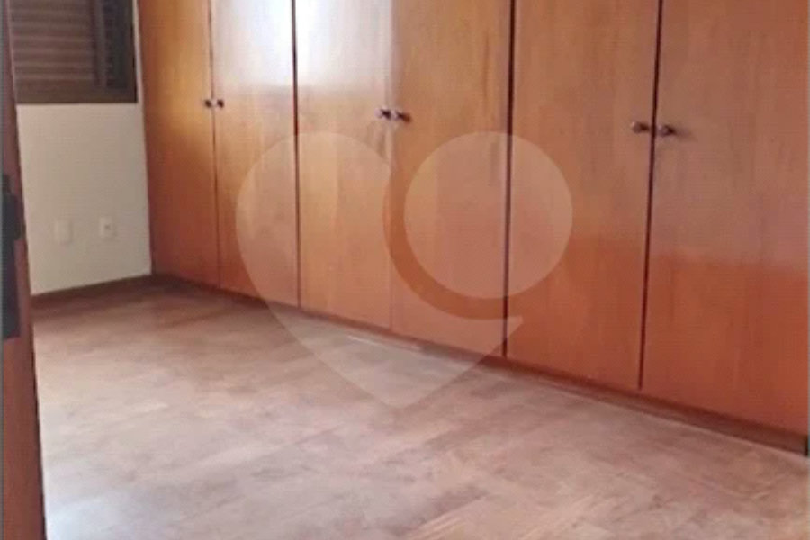 Apartamento à venda no Edifício Cabreúva no Bairro Alto em Piracicaba - SP.