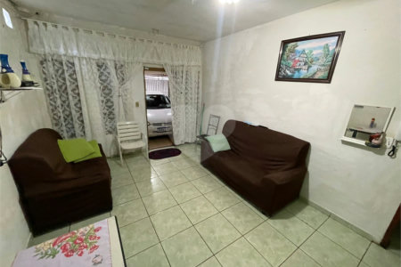 Casa térrea para venda na Vila Nossa Senhora de Fátima.