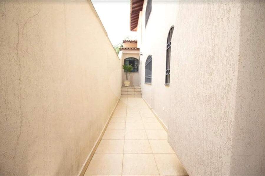 Sobrado excelente com piscina. Espaço gourmet. Salão de festas. Home office. Rua particular
