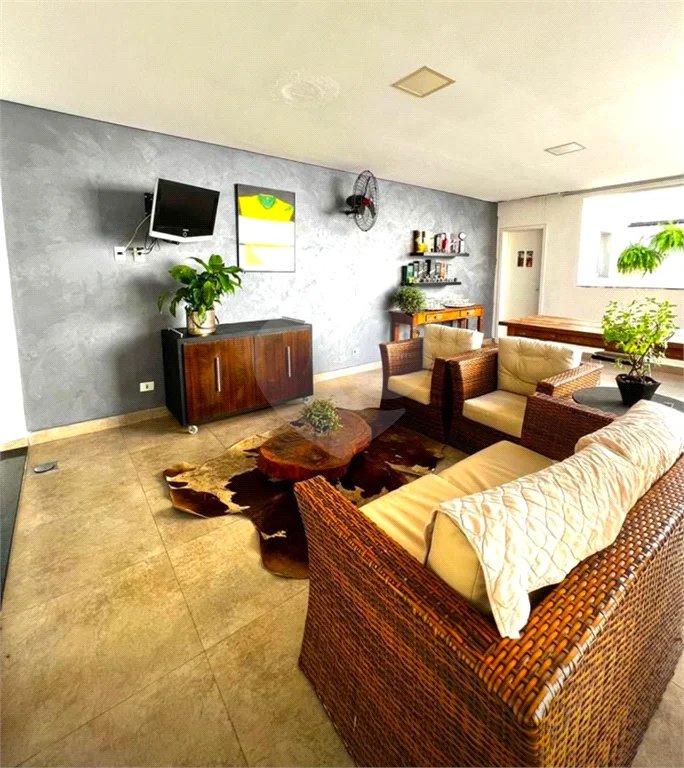 Sua nova casa com piscina e área gourmet te espera! no Golden Park em Hortolandia