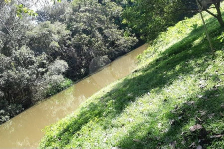 Chalé à venda em Atibaia 140m²– Condomínio fechado com lazer completo