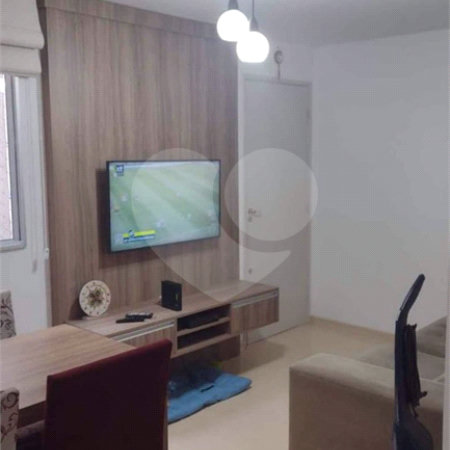 Apartamento no Condomínio Mont Royal.