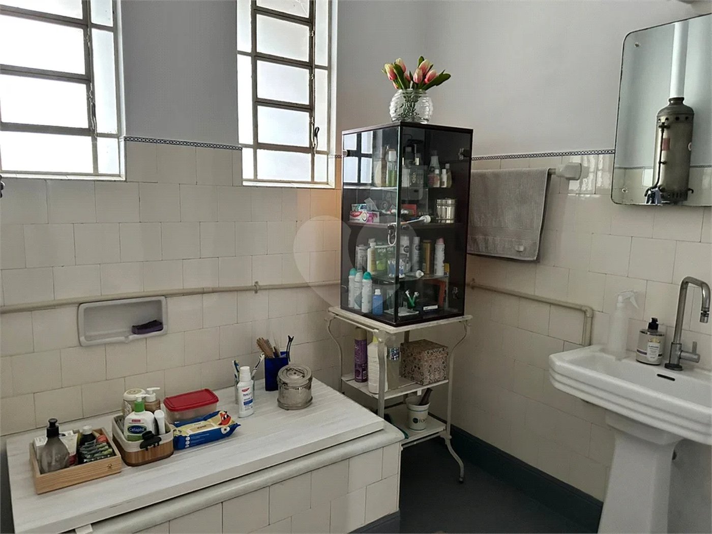 Sobrado à venda na Liberdade, 220 m², 5 dormitórios e 1 vaga, próximo Pq Aclimação, Aceita permuta
