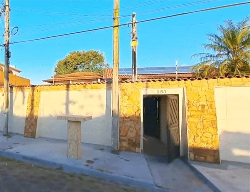 Belíssima casa com 04 dormitórios em Itanhaém