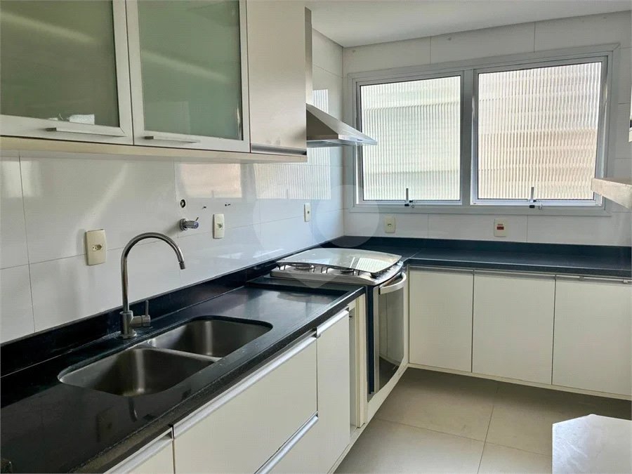 Apartamento de 130m2 à venda com 3 dormitórios e 2 vagas no Campo Belo