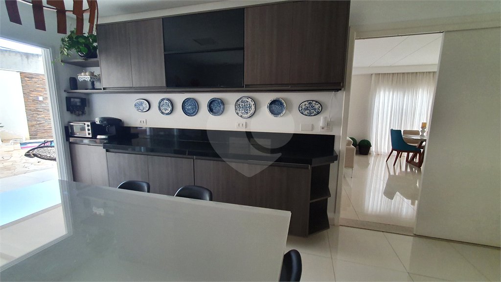 CASA A VENDA NO URBANOVA COM 390M², 5 DORMITORIOS, 6 BANHEIROS, PISCINA, 3 VAGAS, Sjc