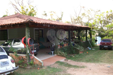 Chácara a venda no Aracê de Santo Antônio .