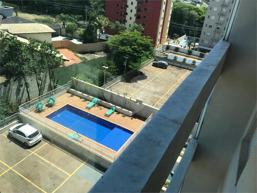 APARTAMENTO MOBILIADO EM FRENTE AO SHOPPING 02 DORMITÒRIOS