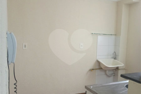 Apartamento no térreo, localizado no Condomínio Residencial Monte Everest