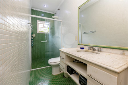 Sobrado à venda com 4 quartos, sendo 3 suítes, em Vila Cruzeiro, São Paulo, SP