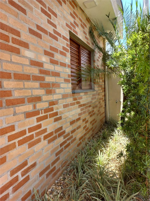 Casa térrea no Condomínio Faixa Azul