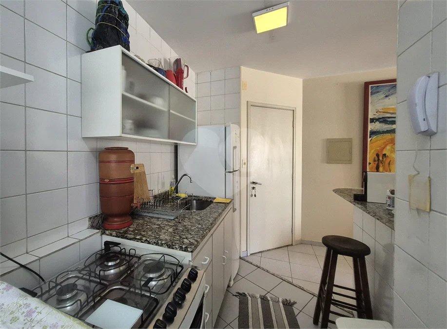 Apartamento 2 quartos, sacada e vaga em Santa Cecília