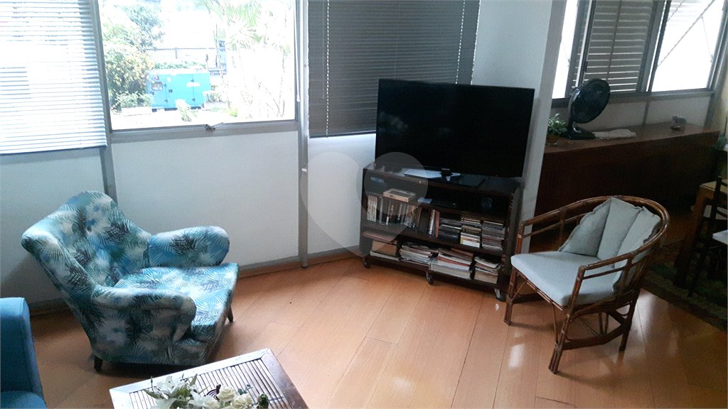 Apartamento de 2 quartos à venda perto do Metrô Paraíso! Excelente localização!