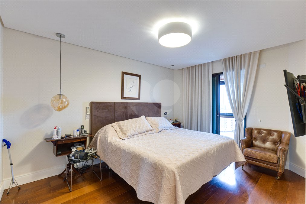 Apartamento à venda com 3 quartos, sendo 2 suítes, em Campo Belo, São Paulo, SP