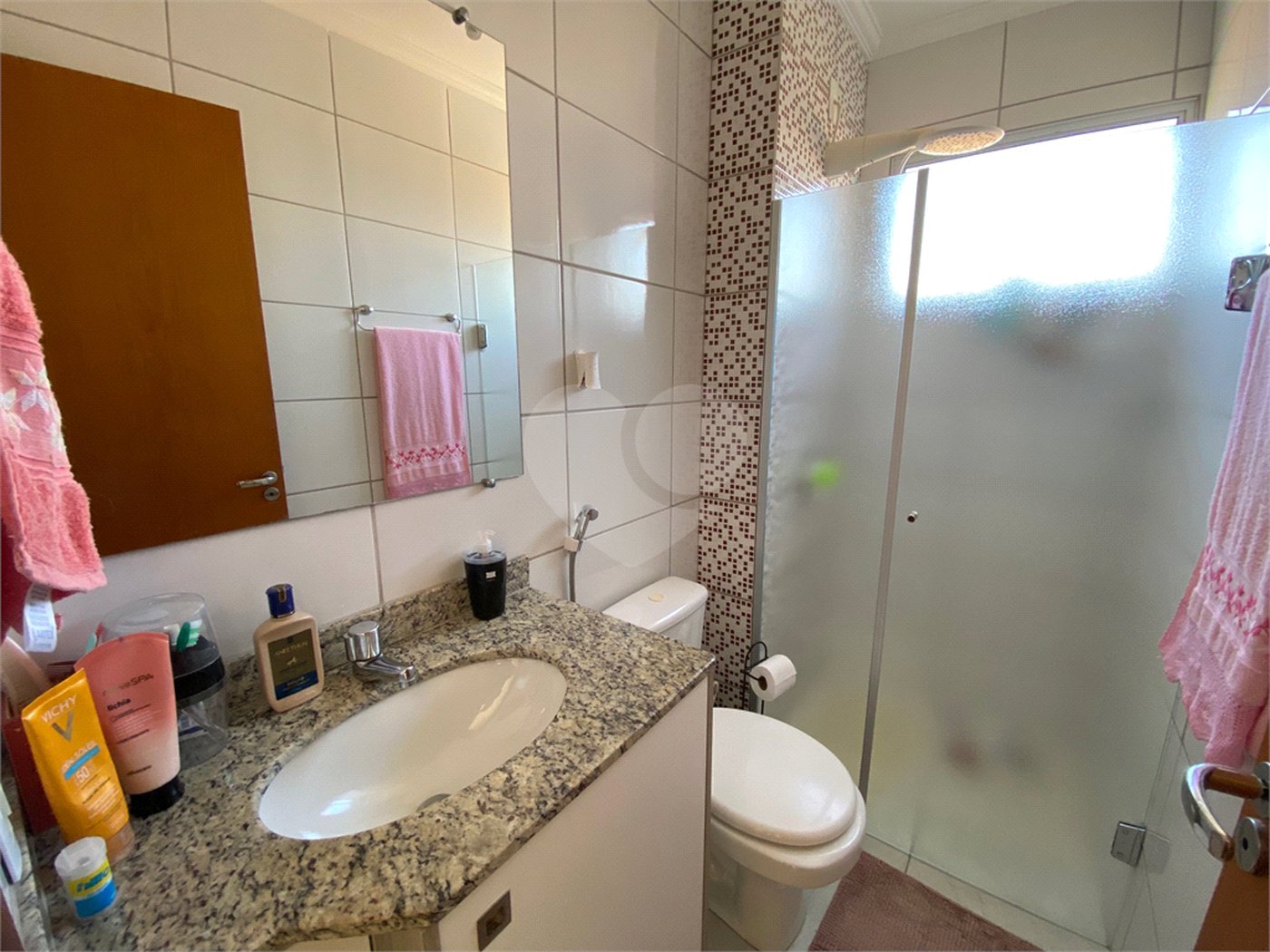 Apartamento de 2 dormitórios (1 suíte) próximo a Rodoviária