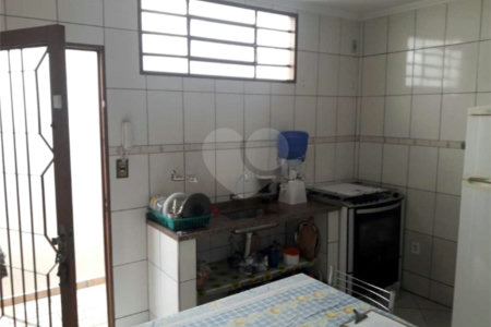 Casa térrea para venda, com 2 dormitórios, sendo 1 suíte.