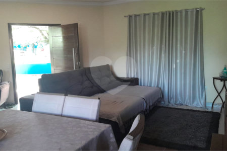 Chácara à venda com 3 quartos, sendo 2 suítes,  em Monterrey, Louveira, SP