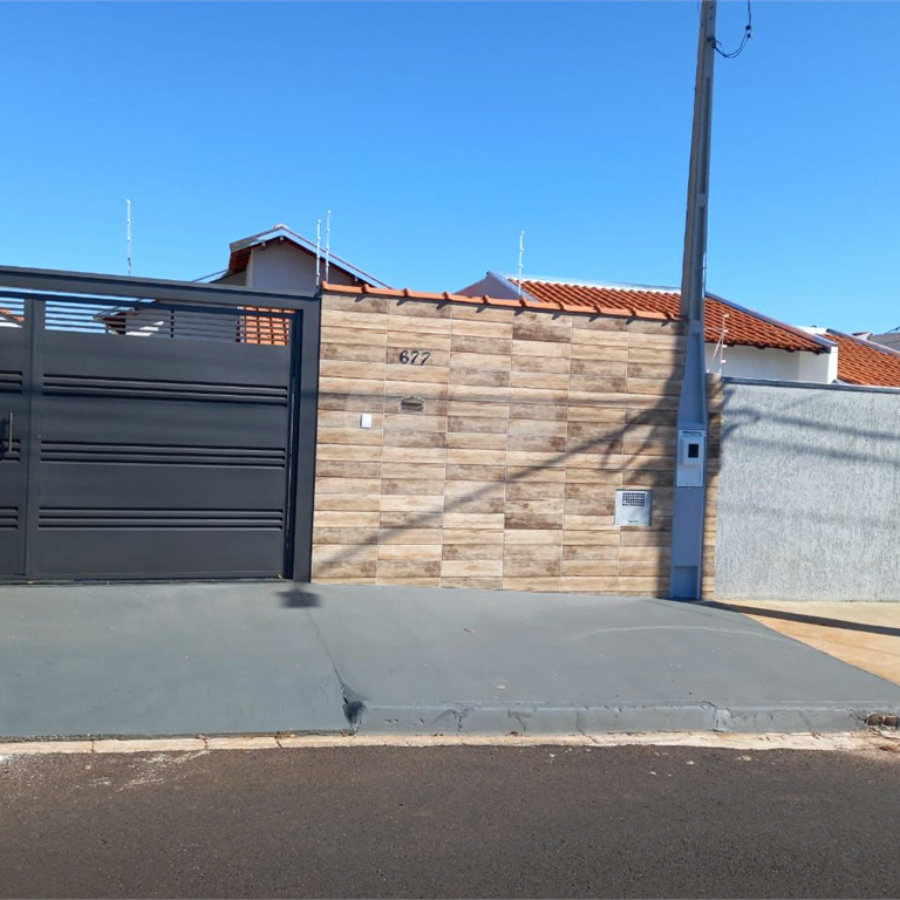 Casa térrea em Araraquara/SP.