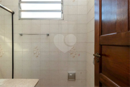 Casa a venda na Moóca 250m² três dormitórios sendo uma suíte duas vagas de garagem.