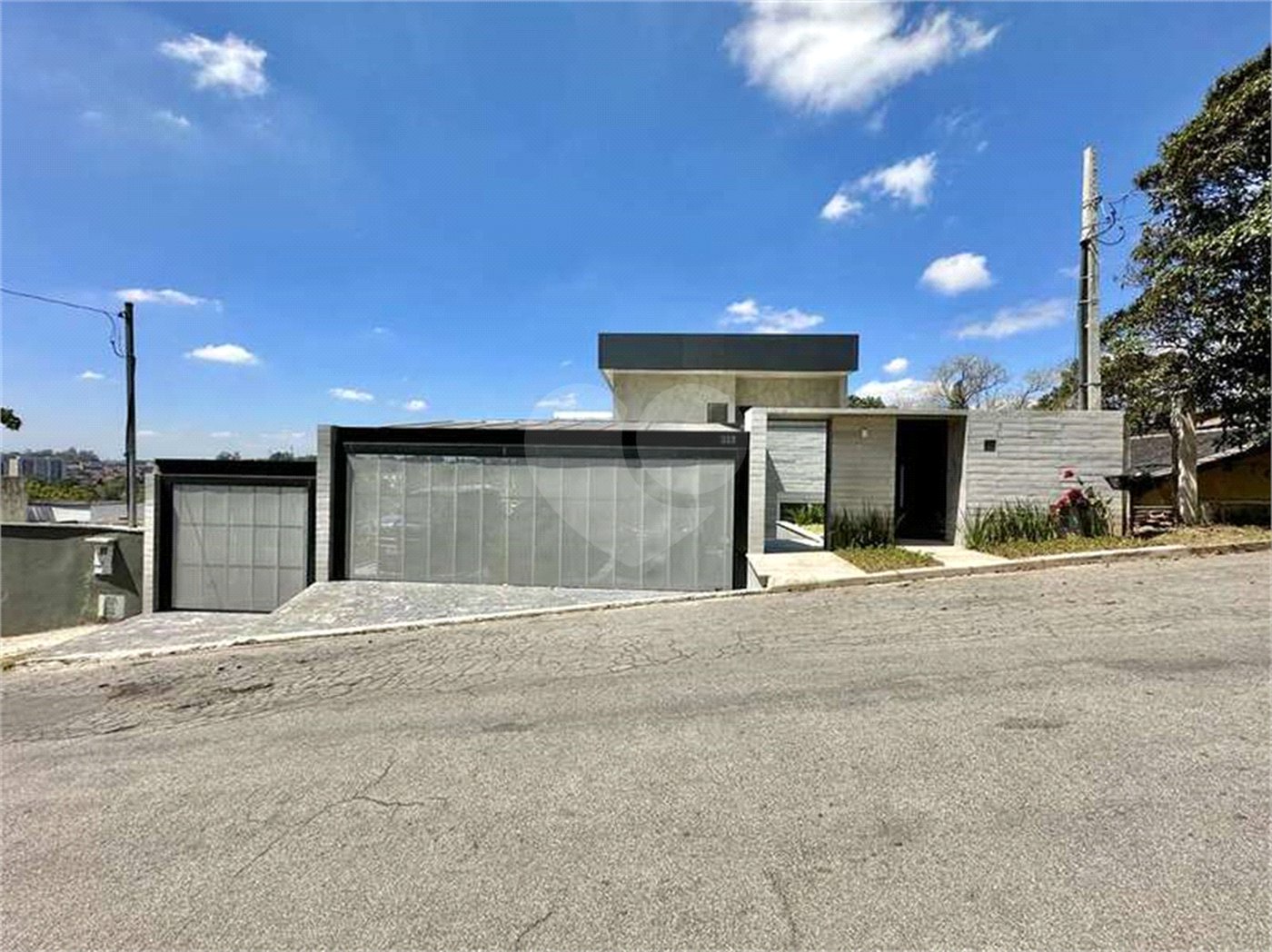 Casa Contemporânea e Mobiliada no Condomínio Palos Verdes – A Essência do Alto Padrão na Granja Viana – 7 suítes, 4 pavimentos com elevador