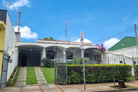 Casa comercial para locação no Centro